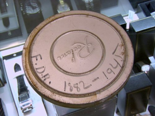 &quot;Pawn Stars&quot; Huddle Up