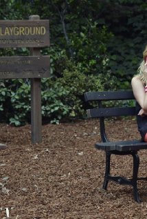 "Pretty Little Liars" Into the Deep