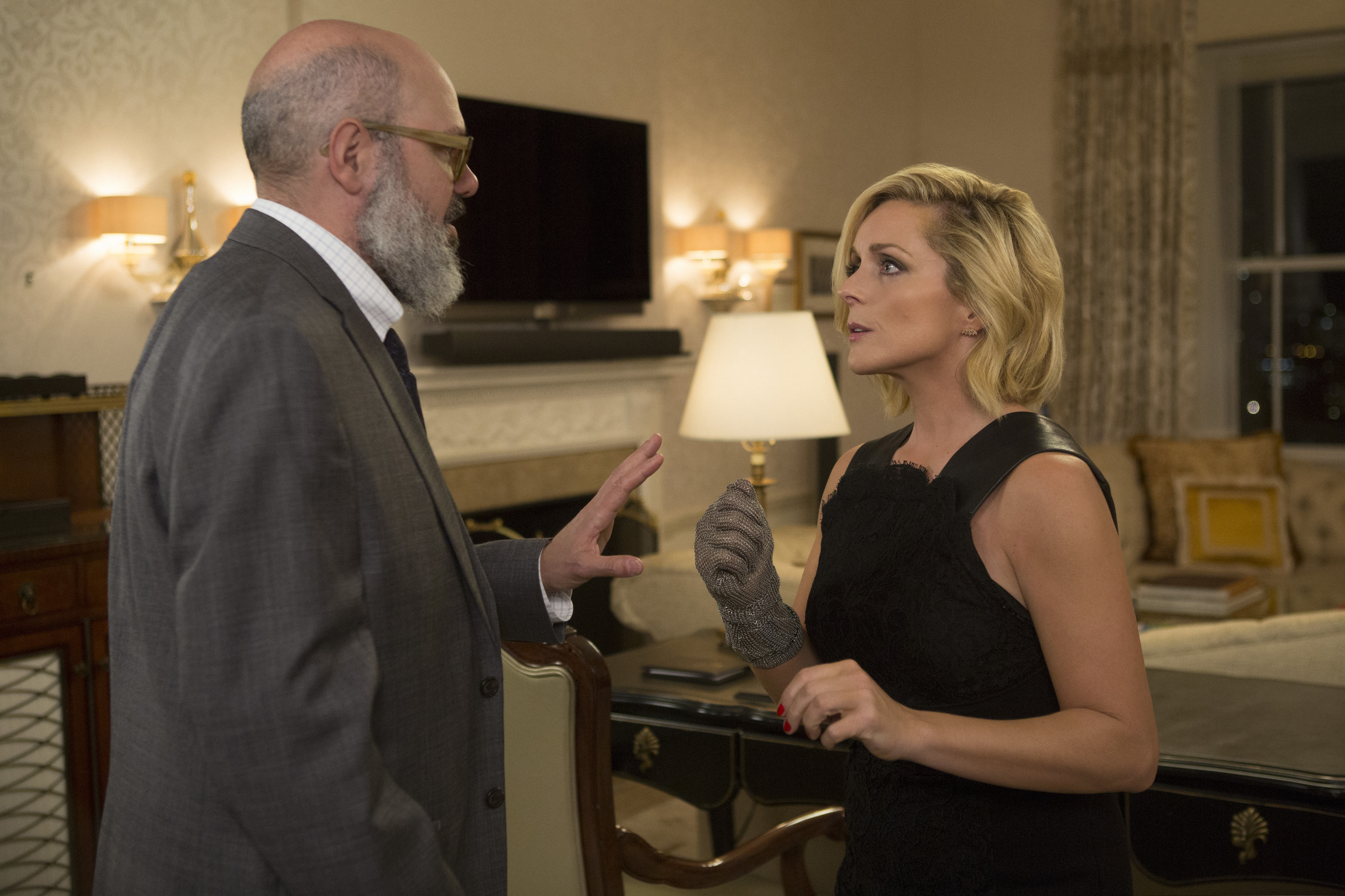 &quot;Unbreakable Kimmy Schmidt&quot; Kimmy Goes to a Hotel!